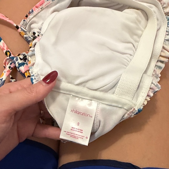 Bikini - Picture 4 of 4